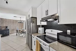 2413 Woodland Cir, Fort Myers, FL 33907 - Photo 13