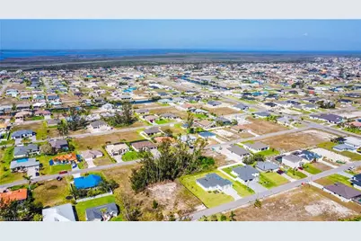 117 SW 34th Pl, Cape Coral, FL 33991 - Photo 17