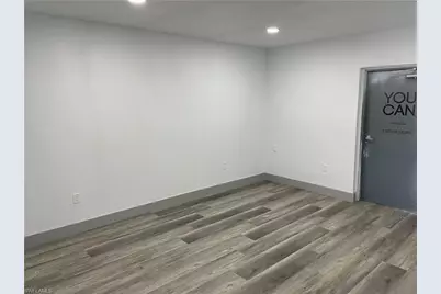 944 Country Club Blvd, Cape Coral, FL 33990 - Photo 5