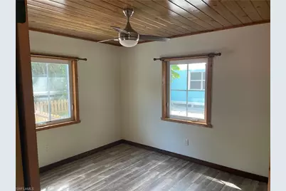784 Oak St, Fort Myers Beach, FL 33931 - Photo 15