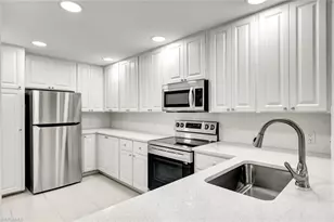 29072 Alessandria Cir, Bonita Springs, FL 34135 - Photo 9