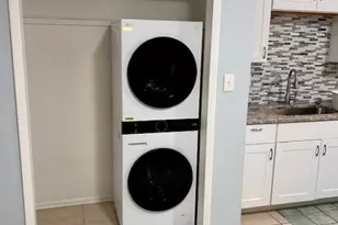 4905 Viceroy Ct, Cape Coral, FL 33904 - Photo 3