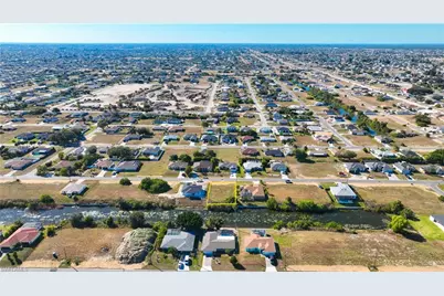 1415 NE 13th Pl, Cape Coral, FL 33909 - Photo 5