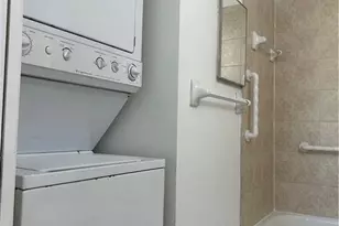 2936 SE Santa Barbara Pl, Cape Coral, FL 33904 - Photo 5