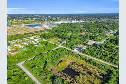 723 Cadis St E, Lehigh Acres, FL 33974 - Photo 41