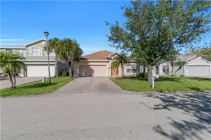 8125 Silver Birch Way, Lehigh Acres, FL 33971 - Photo 5