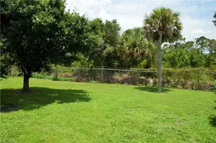 421 Snead Dr, North Fort Myers, FL 33903 - Photo 5