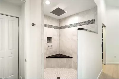 1048 Dolphin Dr, Cape Coral, FL 33904 - Photo 19