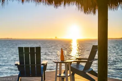 1048 Dolphin Dr, Cape Coral, FL 33904 - Photo 1