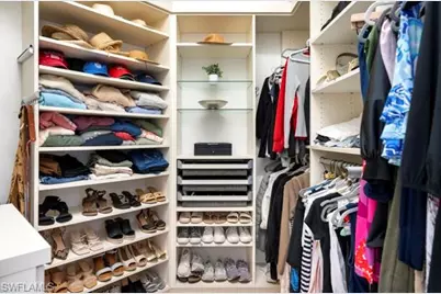 1048 Dolphin Dr, Cape Coral, FL 33904 - Photo 17