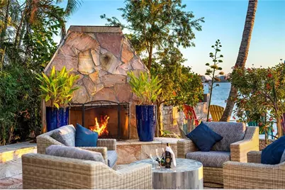 1048 Dolphin Dr, Cape Coral, FL 33904 - Photo 39