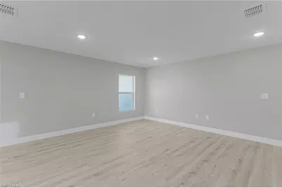 545 Oakshire Ln, Lehigh Acres, FL 33972 - Photo 15