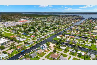 1613 SE 28th Ter, Cape Coral, FL 33904 - Photo 49