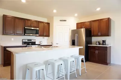 517 Kismet Pkwy W, Cape Coral, FL 33993 - Photo 3