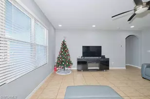 135 SW 31st St, Cape Coral, FL 33914 - Photo 3