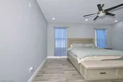 135 SW 31st St, Cape Coral, FL 33914 - Photo 13