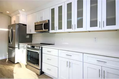 561 Periwinkle Way #E2, Sanibel, FL 33957 - Photo 3