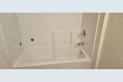 6004 S Moss Cir, Labelle, FL 33935 - Photo 11