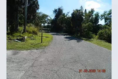 236 Lagoon Dr, Fort Myers, FL 33905 - Photo 7