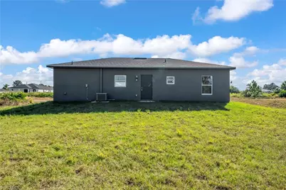 861 Chicago St E, Lehigh Acres, FL 33974 - Photo 25