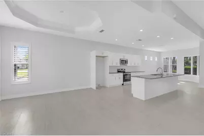 11099 Sea Tropic Ln, Fort Myers, FL 33908 - Photo 7