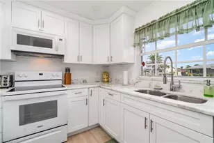 212 SE 45th St, Cape Coral, FL 33904 - Photo 11