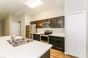 509 SW 7th Pl, Cape Coral, FL 33991 - Photo 7