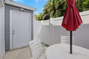 4641 SW Santa Barbara Pl, Cape Coral, FL 33914 - Photo 13