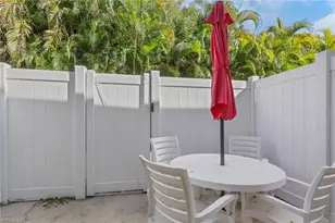 4641 SW Santa Barbara Pl, Cape Coral, FL 33914 - Photo 11