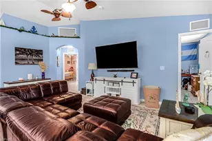 709 SW 9th Ct, Cape Coral, FL 33991 - Photo 5