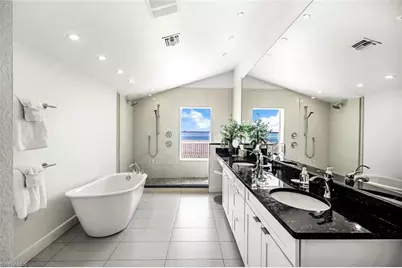 320 Bayshore Dr, Cape Coral, FL 33904 - Photo 27