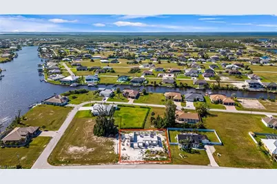 2310 NW 35th Pl, Cape Coral, FL 33993 - Photo 3