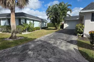 280 Lanchester Ct, Naples, FL 34112 - Photo 3