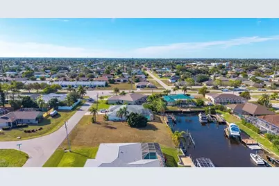 111 SE 37th Ter, Cape Coral, FL 33904 - Photo 11