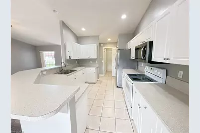 933 SW 7th Ave, Cape Coral, FL 33991 - Photo 3