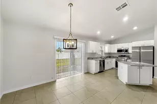 210 Manatee St, Fort Myers, FL 33913 - Photo 5