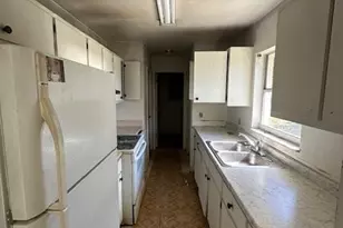 2816 Economy St, Fort Myers, FL 33916 - Photo 5