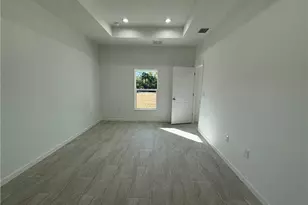 1014 Lakeside Dr, Lehigh Acres, FL 33974 - Photo 9