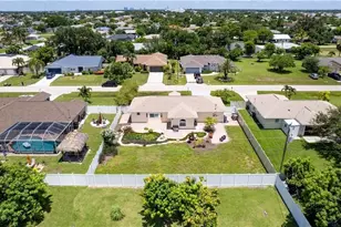 628 SE 9th Pl, Cape Coral, FL 33990 - Photo 17