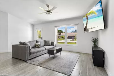 628 SE 9th Pl, Cape Coral, FL 33990 - Photo 3