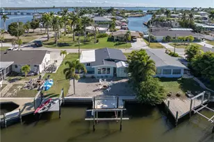 2562 Bayshore Dr, Matlacha, FL 33993 - Photo 1