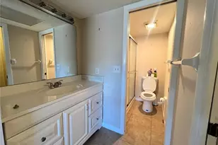 3911 Country Club Blvd, Cape Coral, FL 33904 - Photo 5