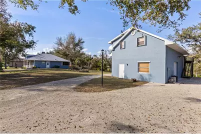 27350 San Carlos Dr, Punta Gorda, FL 33983 - Photo 37