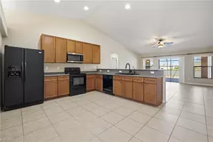 2809 NW 2nd St, Cape Coral, FL 33993 - Photo 13