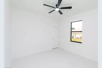 916 Jefferson Ave, Lehigh Acres, FL 33936 - Photo 13