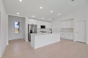 3586 NE 9th Pl, Cape Coral, FL 33909 - Photo 3