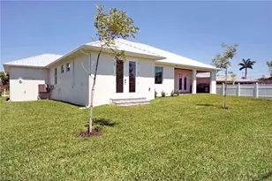 1426 SE 43rd Terrace, Cape Coral, FL 33904 - Photo 5