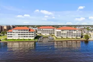 4235 SE 20th Pl, Cape Coral, FL 33904 - Photo 3