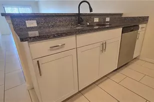 919 Andalusia Blvd, Cape Coral, FL 33909 - Photo 5