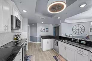 2745 1st St, Fort Myers, FL 33916 - Photo 9